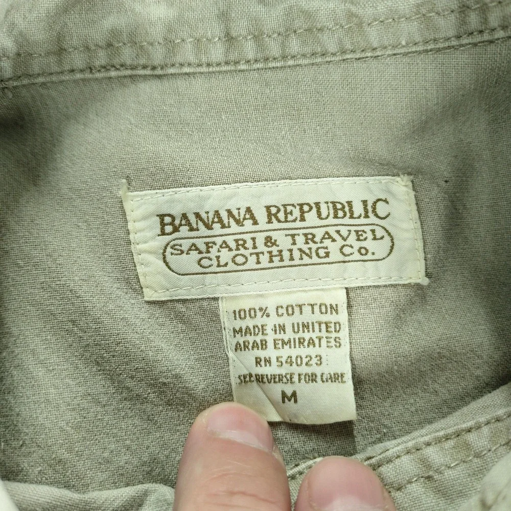 Vintage Banana Republic Safari Travel Shirt Mens Medium Beige Short Sleeve
